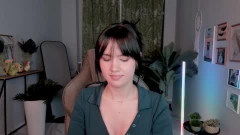 monica online show from March 21, 8:19 am