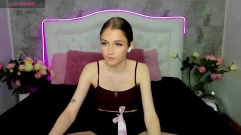 MonicaGold online show from November 3, 4:00 pm