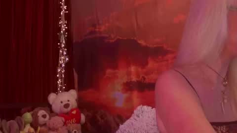 Monika    online show from May 1, 2:04 am