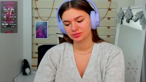 Snapshot of monika_youu chatting on December 22, 7:11 am Monika online show from December 22, 7:11 am