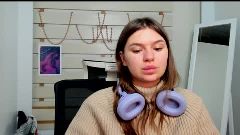 Snapshot of monika_youu chatting on February 5, 8:35 pm Monika online show from February 5, 8:35 pm