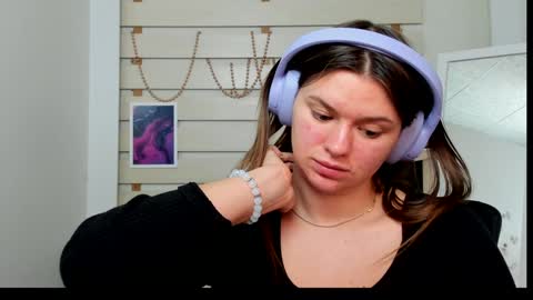 Snapshot of monika_youu chatting on January 22, 3:18 pm Monika online show from January 22, 3:18 pm