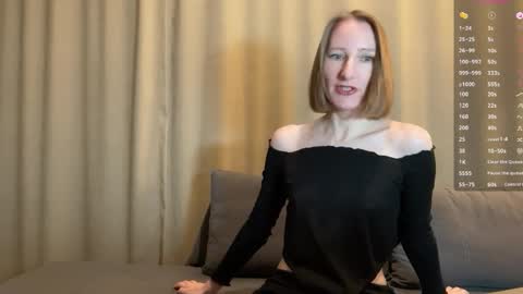 Snapshot of monikabos chatting on February 15, 10:43 pm MonikaBos online show from February 15, 10:43 pm