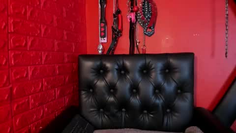 Monttserratt online show from September 17, 7:34 pm