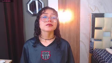 moon_and_fire_ online show from April 20, 4:37 am