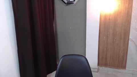 moon_and_fire_ online show from February 26, 6:01 am