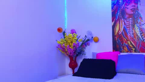 Snapshot of moon_celeste chatting on September 9, 7:57 pm Moon online show from September 9, 7:57 pm