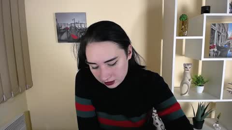 Snapshot of moon_foxy_ chatting on December 4, 1:09 pm Diana online show from December 4, 1:09 pm