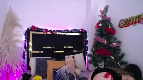 Snapshot of moon_water__ chatting on December 28, 12:56 pm Moon Water online show from December 28, 12:56 pm