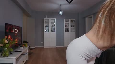 Anna online show from November 3, 6:17 am