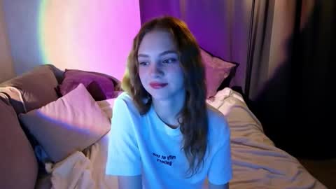 Snapshot of moonlightmaya chatting on October 16, 9:28 pm Maya online show from October 16, 9:28 pm