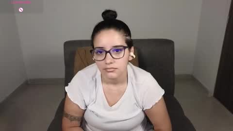 Snapshot of moonwoman_ chatting on October 10, 2:49 am Moon Woman online show from October 10, 2:49 am