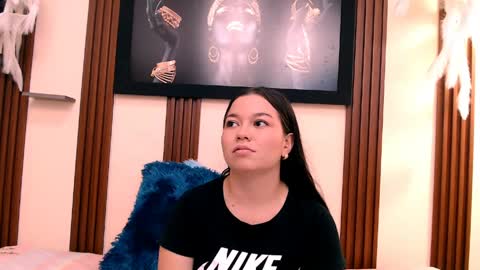 alexia online show from April 22, 7:33 pm