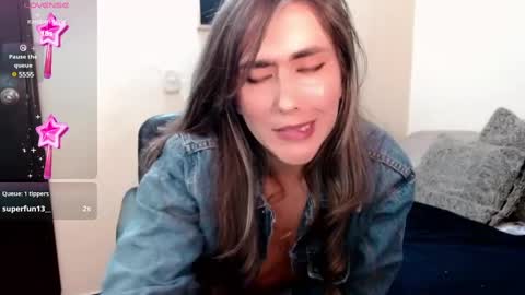 Snapshot of moriahhoe chatting on February 21, 7:32 pm Moriah online show from February 21, 7:32 pm