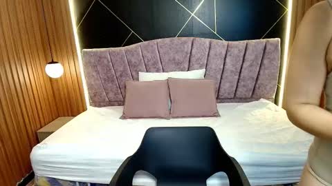 Moriah online show from February 27, 1:22 pm