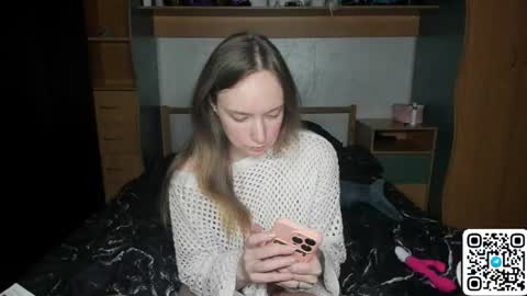 Lisa 3 online show from June 10, 4:49 pm