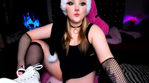 Snapshot of motorkate chatting on December 29, 12:20 am motorkate online show from December 29, 12:20 am