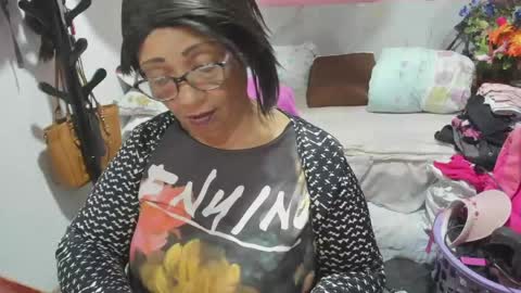 mrs_mommy online show from June 7, 10:38 pm