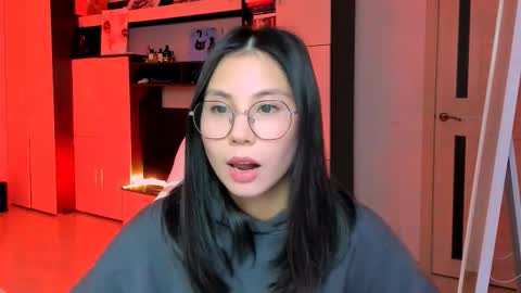 Snapshot of ms_emily_ chatting on October 15, 6:10 pm ms_emily_ online show from October 15, 6:10 pm
