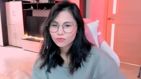 Snapshot of ms_emily_ chatting on October 11, 9:36 am ms_emily_ online show from October 11, 9:36 am