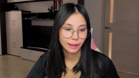 Snapshot of ms_emily_ chatting on September 25, 9:52 am ms_emily_ online show from September 25, 9:52 am