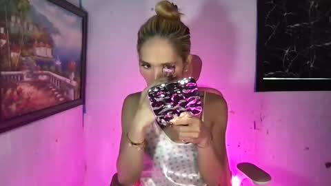 ms_maureenx69x online show from April 28, 7:01 am