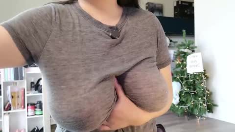 R o r i  SnapChat heyroriv2 wednesday - sunday Noon oclock mountain - 5pm mountain online show from November 15, 7:48 pm