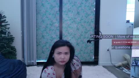 Snapshot of ms_mochii chatting on December 20, 7:28 pm R o r i SnapChat heyroriv2 wednesday - sunday Noon oclock mountain - 5pm mountain online show from December 20, 7:28 pm