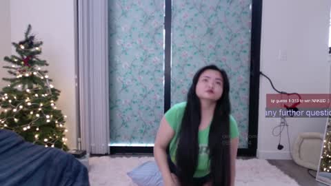Snapshot of ms_mochii chatting on December 22, 8:36 pm R o r i SnapChat heyroriv2 wednesday - sunday Noon oclock mountain - 5pm mountain online show from December 22, 8:36 pm