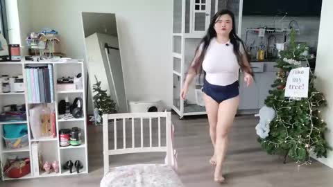 R o r i  SnapChat heyroriv2 wednesday - sunday Noon oclock mountain - 5pm mountain online show from October 24, 6:59 pm