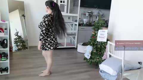 Snapshot of ms_mochii chatting on September 28, 7:41 pm R o r i SnapChat heyroriv2 wednesday - sunday Noon oclock mountain - 5pm mountain online show from September 28, 7:41 pm