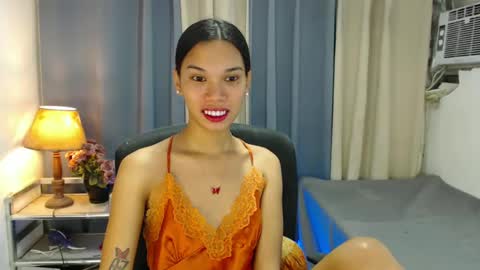 andrea online show from December 8, 10:08 am
