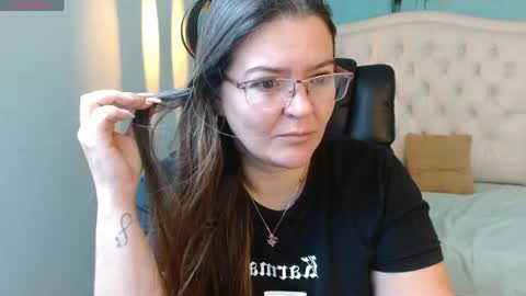 Jossie online show from April 25, 4:48 am