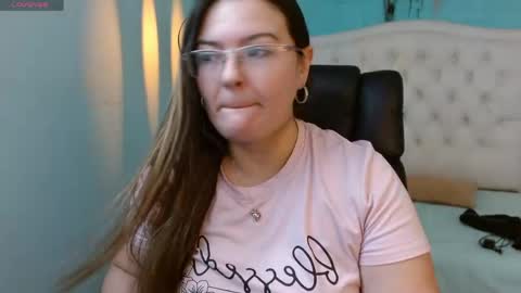 Jossie online show from April 24, 3:31 am