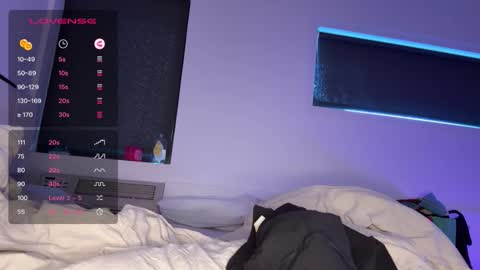 mskitty000 online show from February 19, 9:57 pm