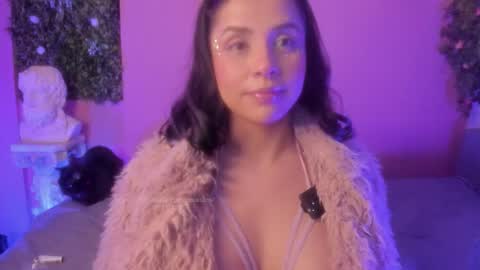 Snapshot of mslalune chatting on November 1, 5:22 am Vero Meg online show from November 1, 5:22 am