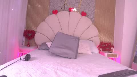 Manuela  online show from February 19, 3:17 am