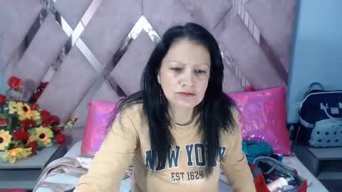 Snapshot of mulan_sexy01 chatting on December 31, 2:47 pm Mulan online show from December 31, 2:47 pm