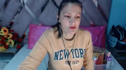 Snapshot of mulan_sexy01 chatting on January 20, 1:53 pm Mulan online show from January 20, 1:53 pm