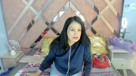 Snapshot of mulan_sexy01 chatting on December 30, 7:53 pm Mulan online show from December 30, 7:53 pm
