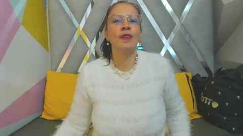 Snapshot of mulan_sexy01 chatting on October 14, 1:35 pm Mulan online show from October 14, 1:35 pm