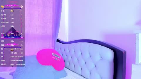 my_aleja_ online show from March 30, 3:22 pm