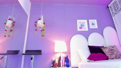 my_aleja_ online show from September 25, 2:05 pm