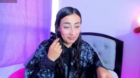 my_aleja_ online show from April 25, 12:52 pm