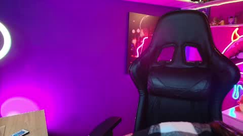 Milly Cute online show from April 25, 5:21 am