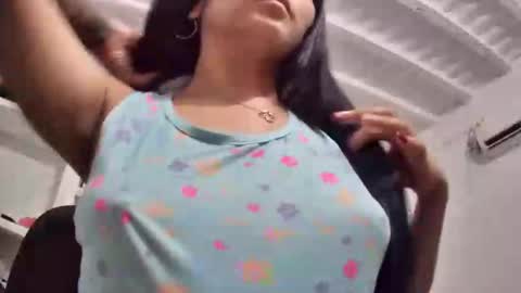 Snapshot of myhoney_hot chatting on January 4, 2:25 am myhoney_hot online show from January 4, 2:25 am