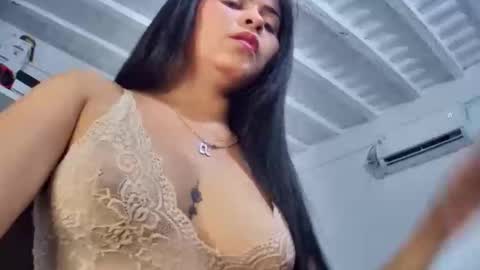 Snapshot of myhoney_hot chatting on January 19, 12:38 am myhoney_hot online show from January 19, 12:38 am