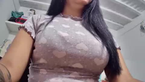 Snapshot of myhoney_hot chatting on January 8, 1:53 am myhoney_hot online show from January 8, 1:53 am