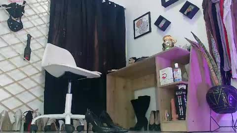 myla sarah1 online show from April 18, 7:58 pm