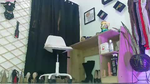 myla sarah1 online show from April 25, 1:41 pm